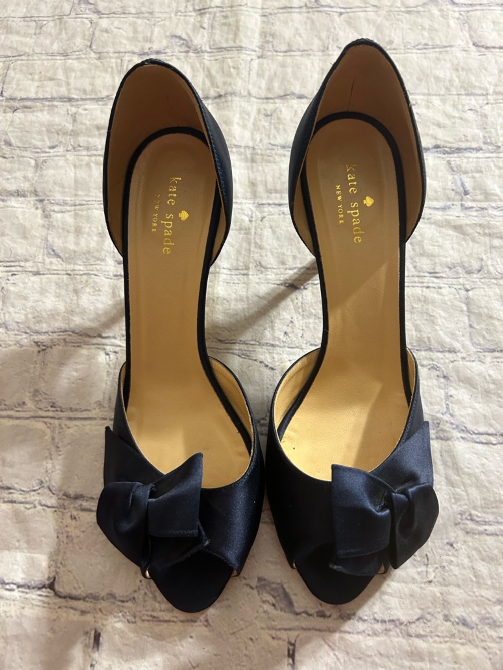 KATE SPADE NEW YORK SALA NAVY BLUE SATIN PEEP-TOE BOW DETAIL GLITTER HEEL PUMPS